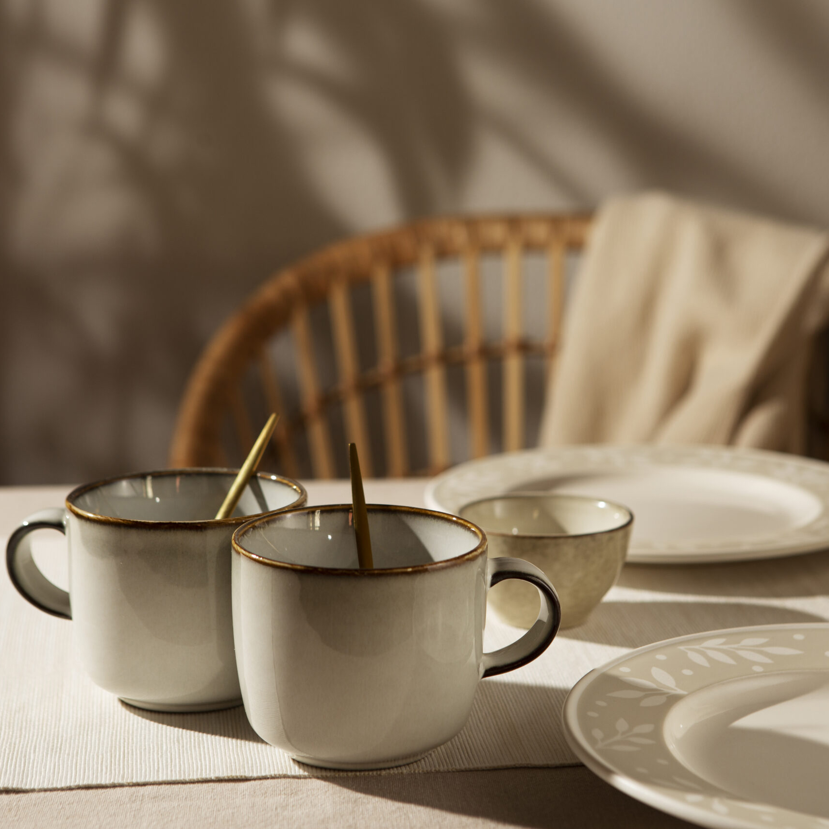 high-angle-dining-table-arrangement-scaled